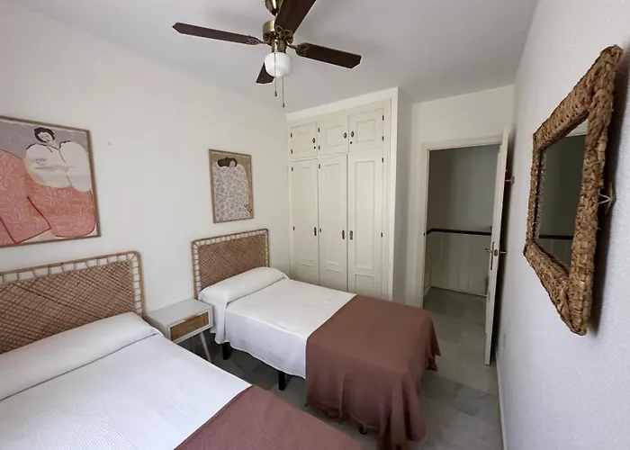 Adosado En Novo Sancti Petri Ferienhaus