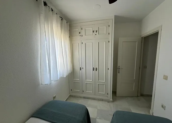 Adosado En Novo Sancti Petri Ferienhaus *