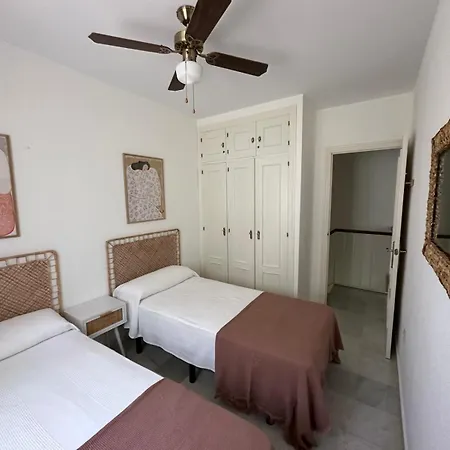 Adosado En Novo Sancti Petri Vakantiehuis