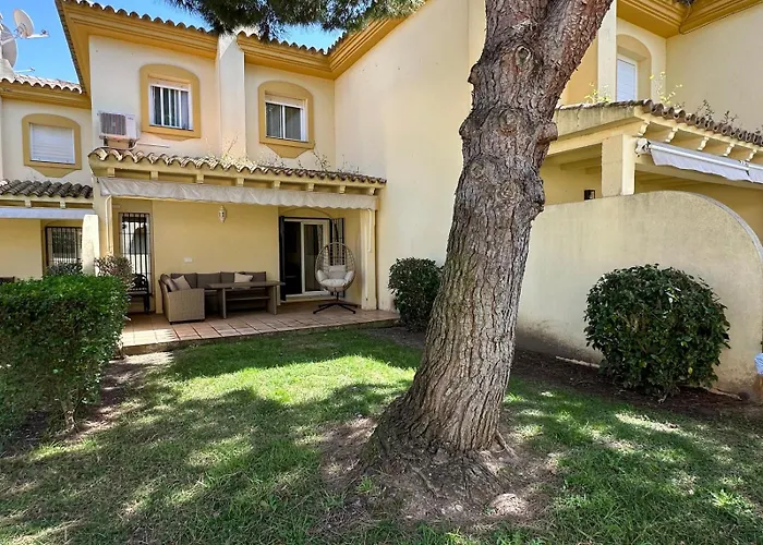 Adosado En Novo Sancti Petri *